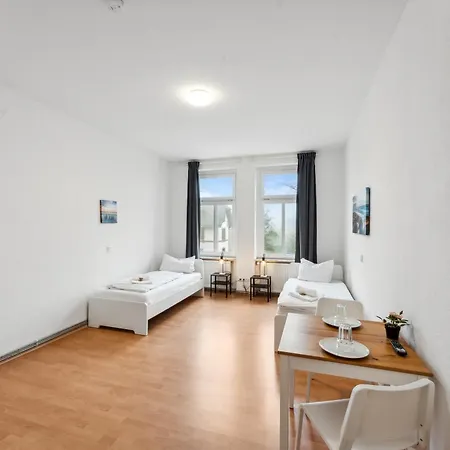 Fuer Teams Halle Zentrum Wifi, Smart Tv, Parking New Apartment
