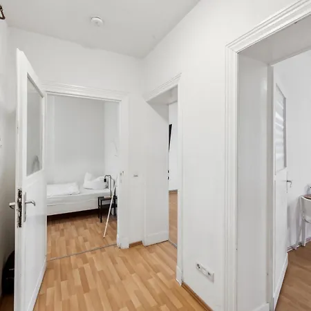 Fuer Teams Halle Zentrum Wifi, Smart Tv, Parking New Apartment *