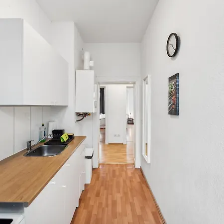 Guenstige Fuer Monteure In Halle Zentrum Wifi, Smart Tv, Parking New Apartment Halle (Saale)