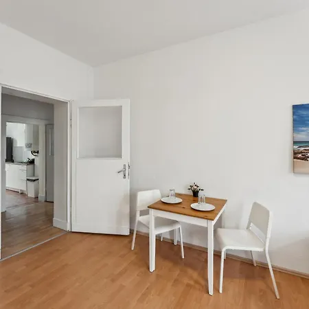 Guenstige Fuer Monteure In Halle Zentrum Wifi, Smart Tv, Parking New * Halle (Saale)