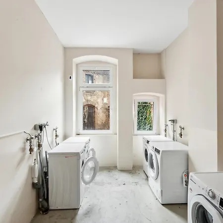 Apartment Guenstige Fuer Monteure In Halle Zentrum Wifi, Smart Tv, Parking New